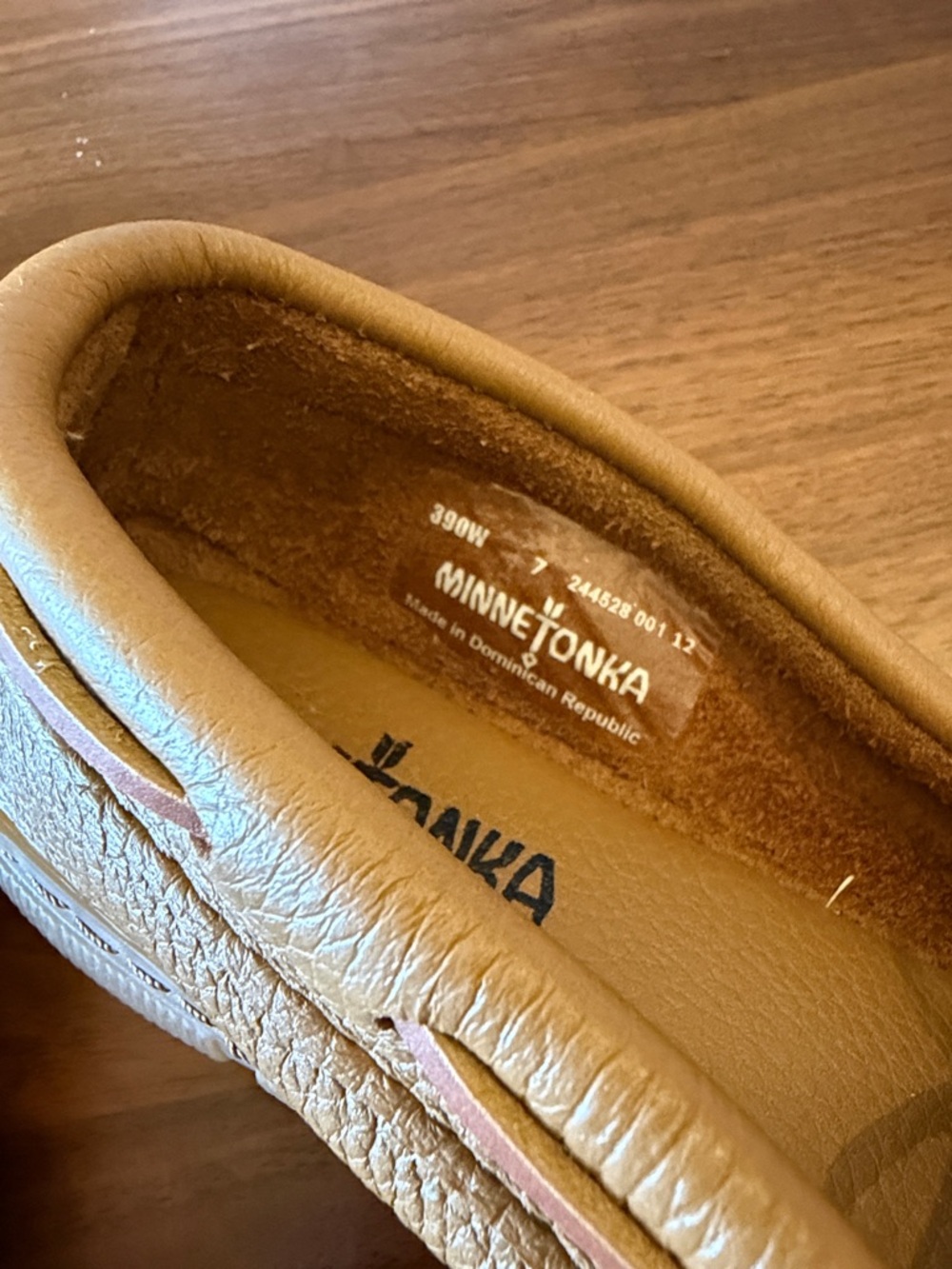 Minnetonka 390 Women’s Genuine Moosehide Fringed Kitty Mocassins | 7 - Picture 4 of 4